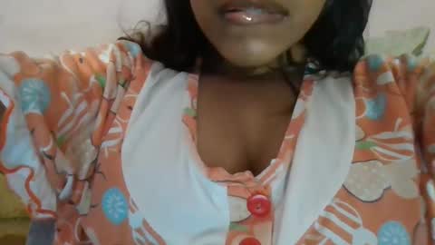 Snapshot of imlovelyrose chatting on February 18, 2025, 6:37 pm ROSE online show from February 18, 2025, 6:37 pm