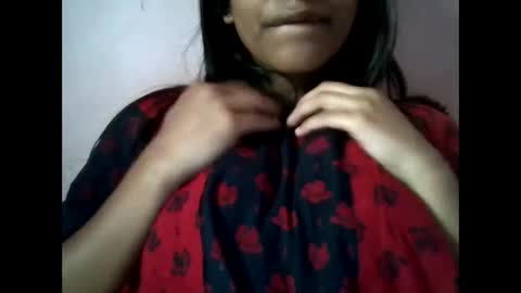 Snapshot of imlovelyrose chatting on March 12, 2025, 3:35 am ROSE online show from March 12, 2025, 3:35 am