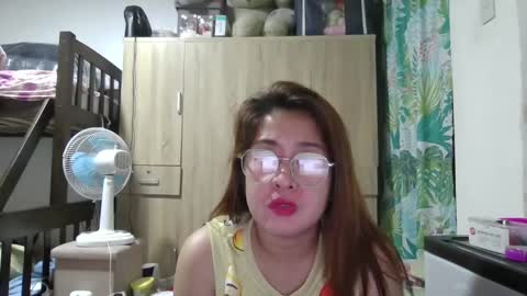 Snapshot of immaculate02 chatting on February 19, 2025, 2:12 am Immaculate02 online show from February 19, 2025, 2:12 am