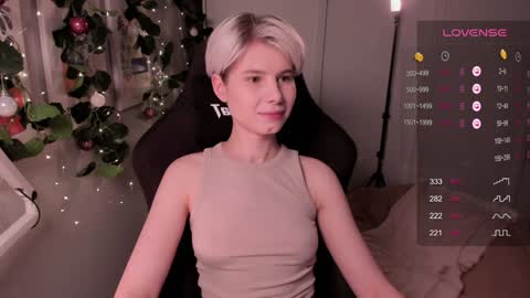 Mia online show from December 19, 2024, 5:29 pm