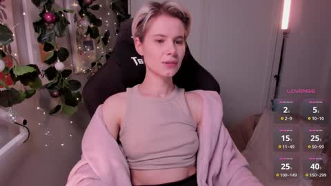 Mia online show from January 4, 2025, 8:16 pm