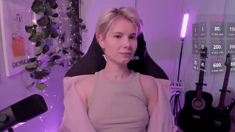 Mia online show from March 9, 2025, 10:19 am