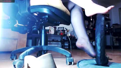 Empress online show from February 25, 2025, 4:42 pm