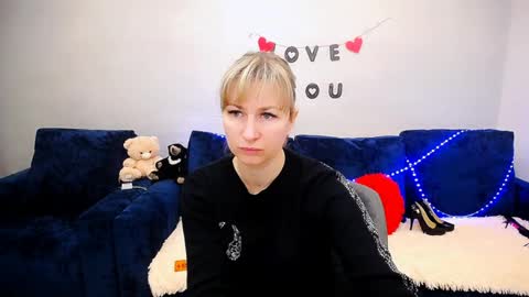 Snapshot of incredible_ariela chatting on April 7, 2026, 9:21 am incredible_ariela online show from April 7, 2026, 9:21 am