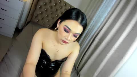 indestructabletrixie online show from December 29, 2024, 10:45 am