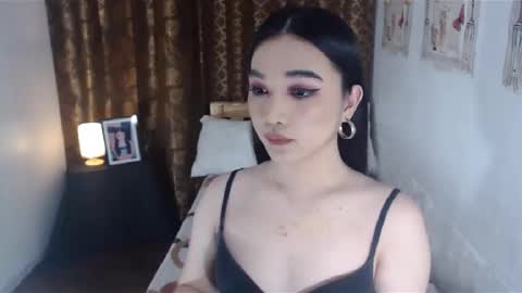 indestructabletrixie online show from January 13, 2025, 11:30 am