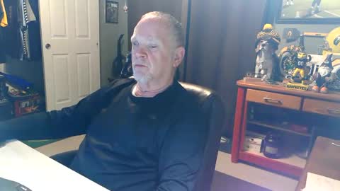 Papa online show from May 19, 2026, 7:37 am