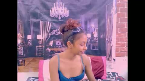 indiansexybutt4u2luv online show from March 20, 2026, 7:02 am