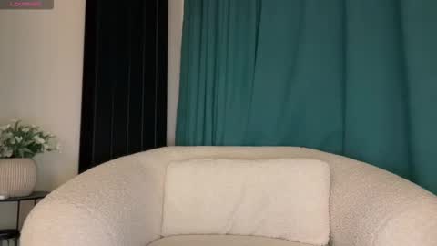 Snapshot of indikaflower chatting on September 24, 2025, 8:34 pm Indika Flower online show from September 24, 2025, 8:34 pm