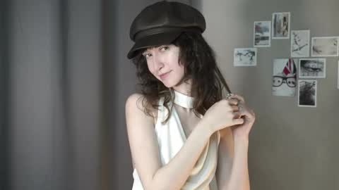 Snapshot of indiramcclamroch chatting on April 28, 2026, 2:27 am My name Nancy online show from April 28, 2026, 2:27 am