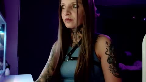 InesDesire online show from January 21, 2025, 3:32 pm