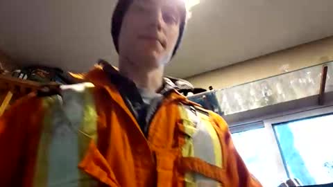 Snapshot of info_chat chatting on February 18, 2026, 11:22 pm sir. Grummps online show from February 18, 2026, 11:22 pm