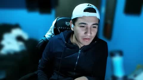 Iagust  online show from April 14, 2026, 1:22 am