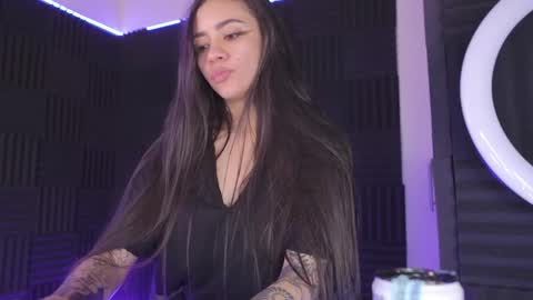 Dayana  online show from April 19, 2026, 1:05 am