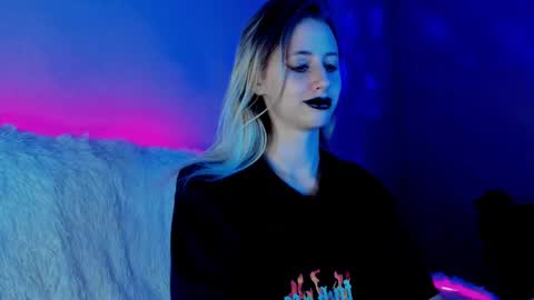 Snapshot of inner_light___ chatting on December 8, 2024, 6:06 pm Venera online show from December 8, 2024, 6:06 pm