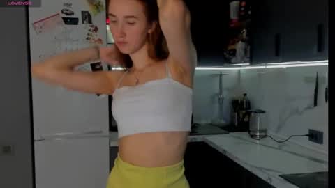 Snapshot of internetsexplorer chatting on October 28, 2025, 11:58 am Bernadette  Join  online show from October 28, 2025, 11:58 am