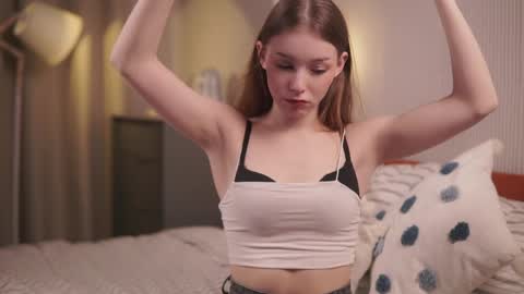 Avie online show from March 24, 2026, 5:29 pm