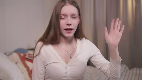 Avie online show from March 25, 2026, 1:39 pm