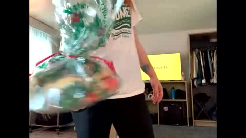 Snapshot of intothewoodswego chatting on November 27, 2025, 8:22 pm IntoTheWoodsWeGo online show from November 27, 2025, 8:22 pm