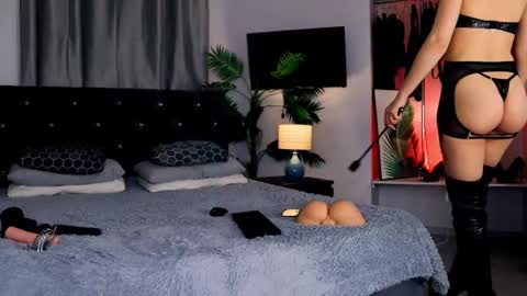 Snapshot of inviting_tina chatting on March 7, 2025, 11:38 pm inviting_tina online show from March 7, 2025, 11:38 pm