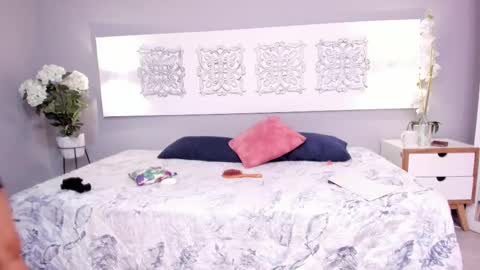 Snapshot of iriis_rosse chatting on March 5, 2025, 8:53 pm Iris Rosse online show from March 5, 2025, 8:53 pm