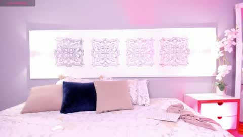 Snapshot of iriis_rosse chatting on September 24, 2025, 9:29 pm Iris Rosse online show from September 24, 2025, 9:29 pm