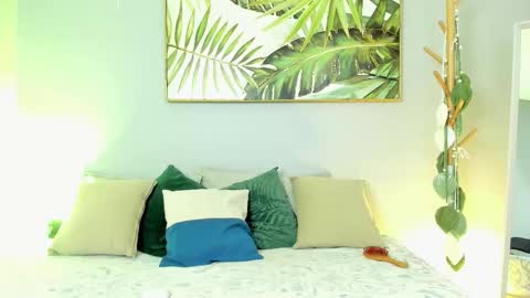 Snapshot of iriis_rosse chatting on October 14, 2025, 4:30 pm Iris Rosse online show from October 14, 2025, 4:30 pm