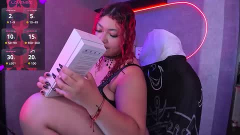 Snapshot of iriisfeitan chatting on February 9, 2026, 10:19 am iriisfeitan online show from February 9, 2026, 10:19 am