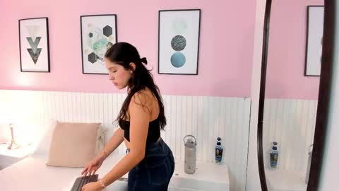 Snapshot of irina_smile chatting on October 10, 2025, 11:31 am IRINA online show from October 10, 2025, 11:31 am