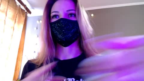 Lily online show from April 10, 2026, 12:10 pm