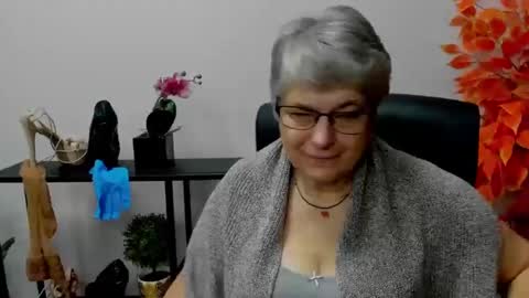 Snapshot of iris_xdesire chatting on December 9, 2024, 7:39 am I R I S online show from December 9, 2024, 7:39 am