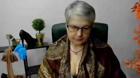 Snapshot of iris_xdesire chatting on January 10, 2025, 7:25 am I R I S online show from January 10, 2025, 7:25 am
