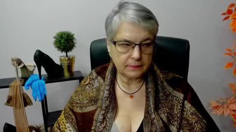 Snapshot of iris_xdesire chatting on January 10, 2025, 10:50 am I R I S online show from January 10, 2025, 10:50 am