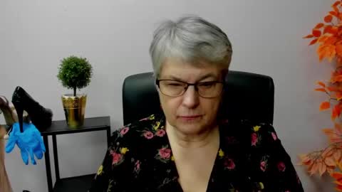 Snapshot of iris_xdesire chatting on January 13, 2025, 10:36 am I R I S online show from January 13, 2025, 10:36 am