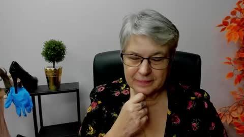 Snapshot of iris_xdesire chatting on January 13, 2025, 1:49 pm I R I S online show from January 13, 2025, 1:49 pm