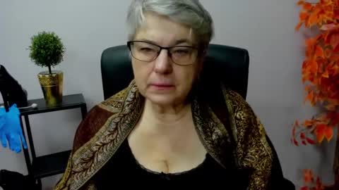 Snapshot of iris_xdesire chatting on January 16, 2025, 7:28 am I R I S online show from January 16, 2025, 7:28 am