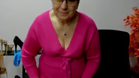 Snapshot of iris_xdesire chatting on January 24, 2025, 10:43 am I R I S online show from January 24, 2025, 10:43 am