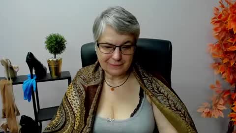 Snapshot of iris_xdesire chatting on January 29, 2025, 7:57 am I R I S online show from January 29, 2025, 7:57 am