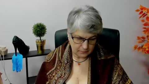 Snapshot of iris_xdesire chatting on January 30, 2025, 10:50 am I R I S online show from January 30, 2025, 10:50 am