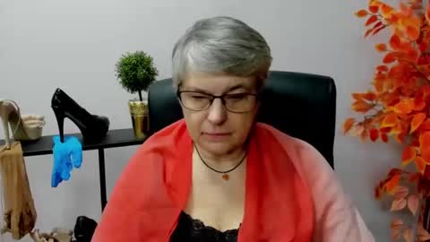 Snapshot of iris_xdesire chatting on February 4, 2025, 7:18 am I R I S online show from February 4, 2025, 7:18 am