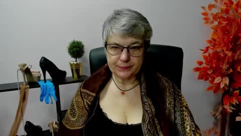 Snapshot of iris_xdesire chatting on February 13, 2025, 7:56 am I R I S online show from February 13, 2025, 7:56 am