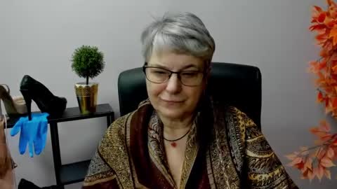 Snapshot of iris_xdesire chatting on February 20, 2025, 12:04 pm I R I S online show from February 20, 2025, 12:04 pm