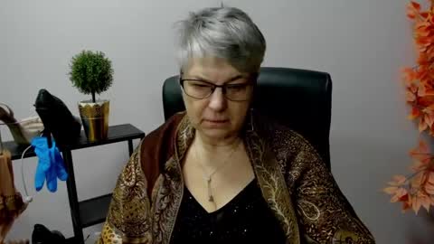 Snapshot of iris_xdesire chatting on February 21, 2025, 7:23 am I R I S online show from February 21, 2025, 7:23 am