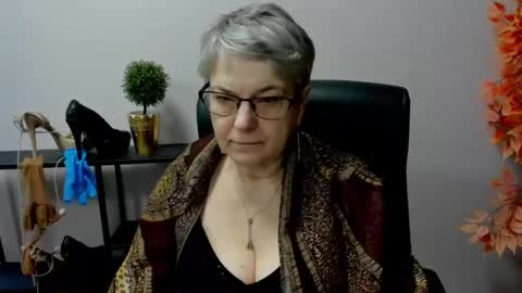 Snapshot of iris_xdesire chatting on February 21, 2025, 10:28 am I R I S online show from February 21, 2025, 10:28 am