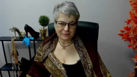 Snapshot of iris_xdesire chatting on February 24, 2025, 10:48 am I R I S online show from February 24, 2025, 10:48 am