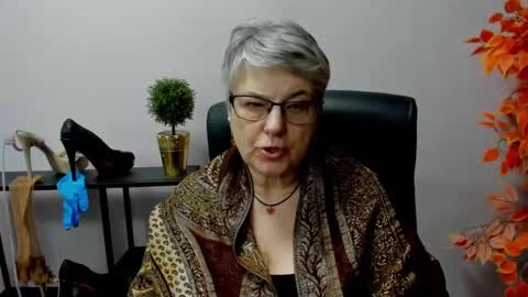 Snapshot of iris_xdesire chatting on February 25, 2025, 10:58 am I R I S online show from February 25, 2025, 10:58 am