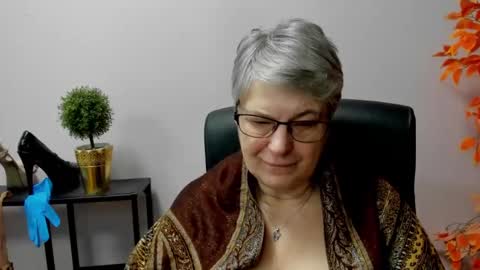 Snapshot of iris_xdesire chatting on March 12, 2025, 7:46 am I R I S online show from March 12, 2025, 7:46 am