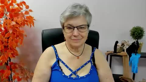 Snapshot of iris_xdesire chatting on September 24, 2025, 7:12 am I R I S online show from September 24, 2025, 7:12 am