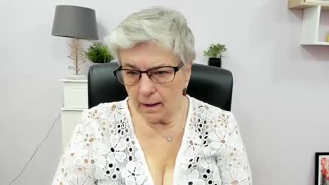 Snapshot of iris_xdesire chatting on July 2, 2026, 6:08 am I R I S online show from July 2, 2026, 6:08 am