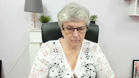 Snapshot of iris_xdesire chatting on July 3, 2026, 6:09 am I R I S online show from July 3, 2026, 6:09 am